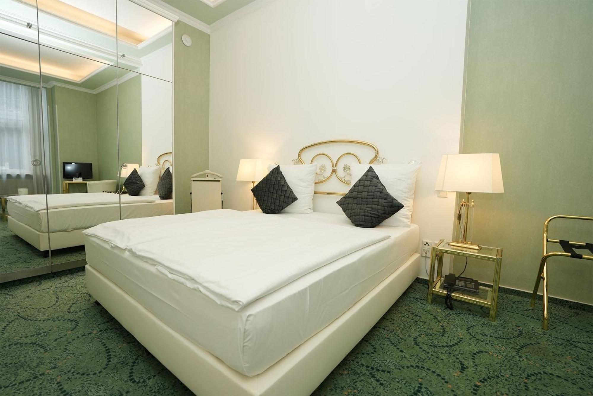 Hotel Palmenhof 4*