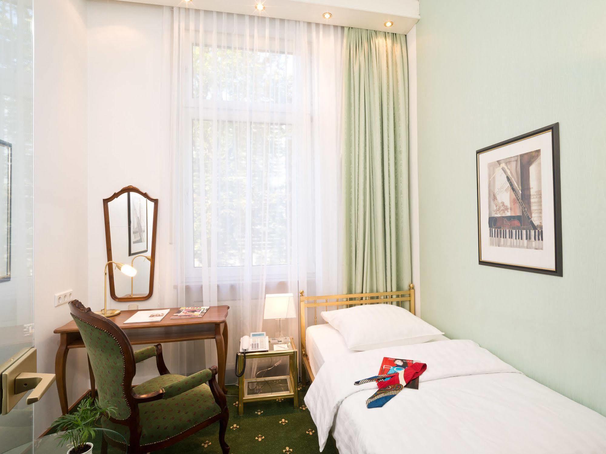 Hotel Palmenhof 4*